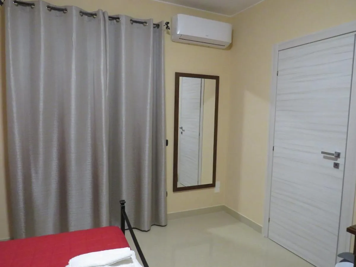 B&B Romano Gela 0*,